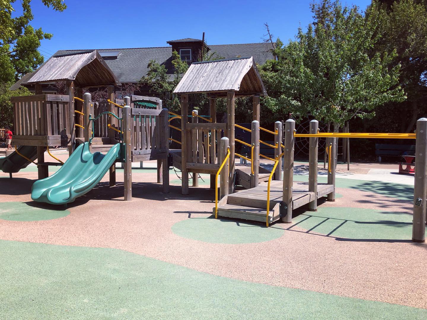 Happyly VirginiaMcGee Totland