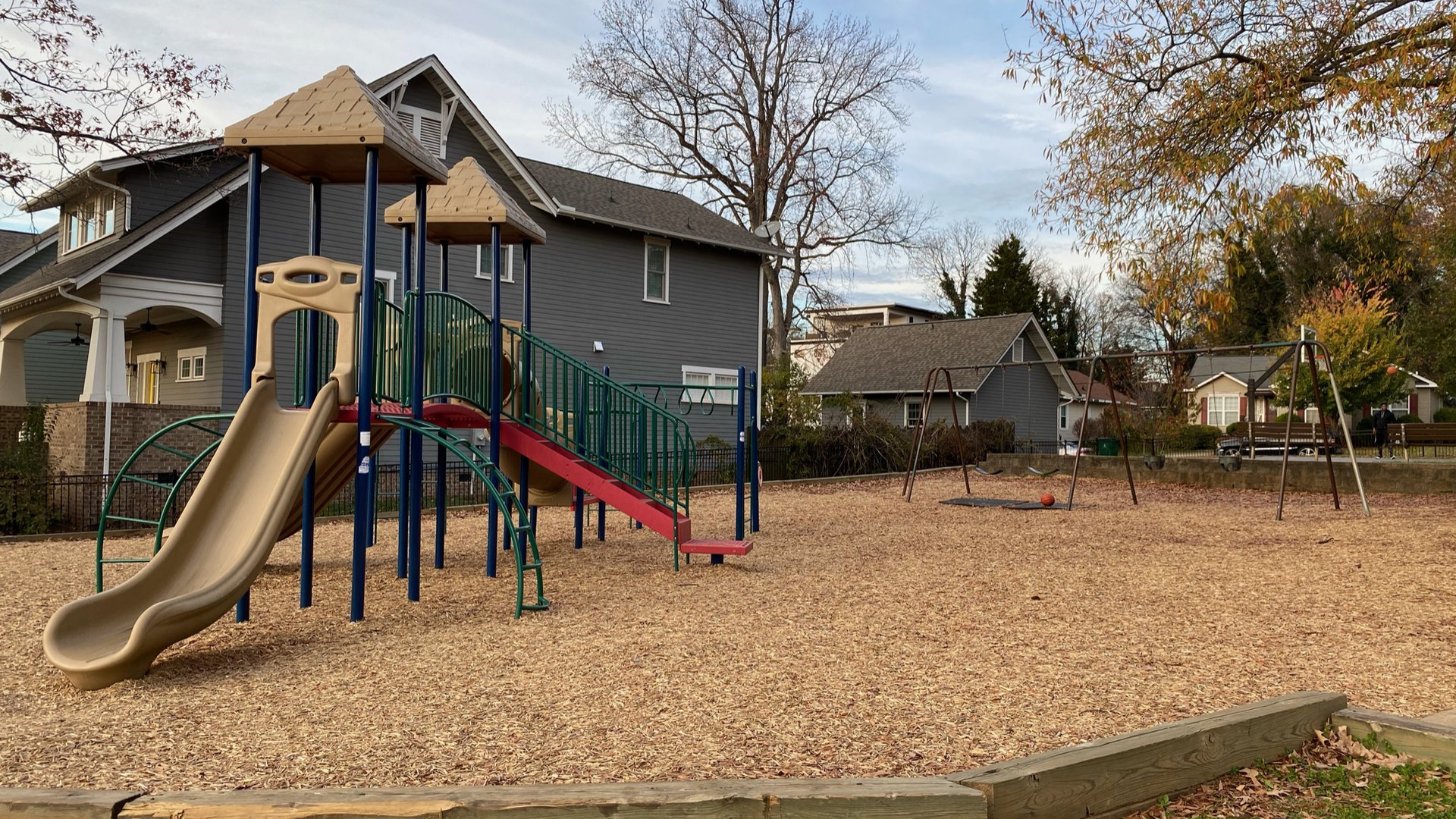 happyly-cherry-park-and-playground