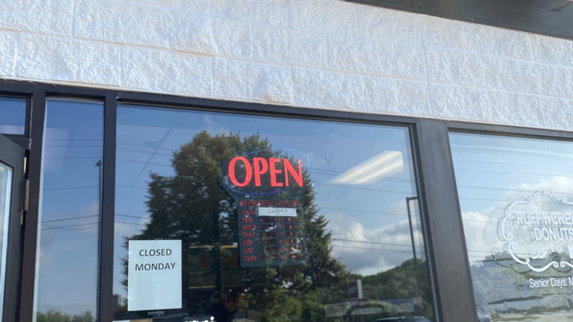 Happyly Puffy Cream Donuts