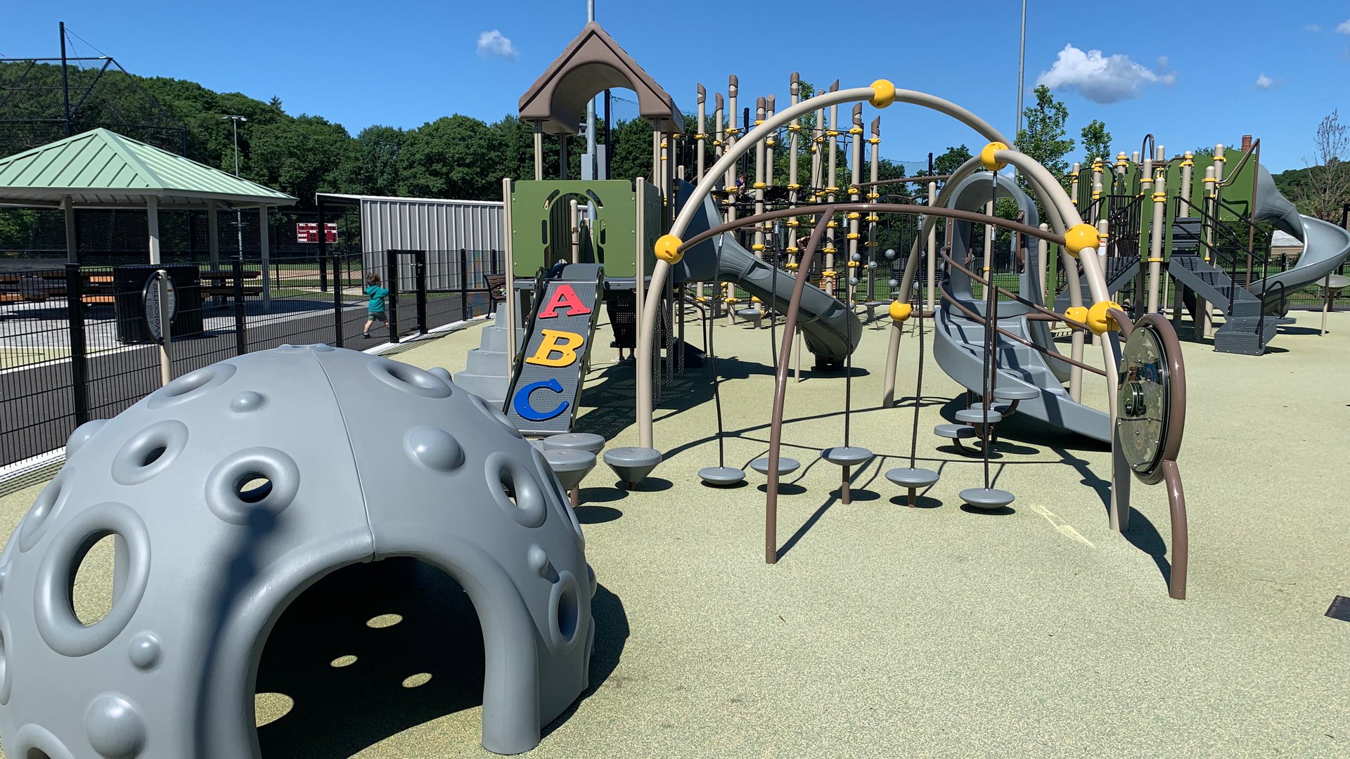 Happyly: Cornelia Warren Park and Playground