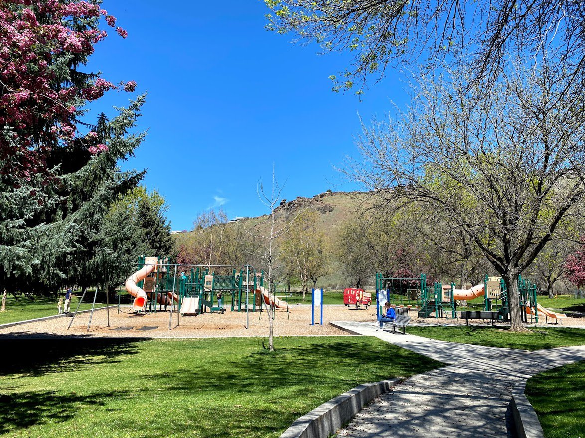 Happyly: Eagle Rock Park and Playground