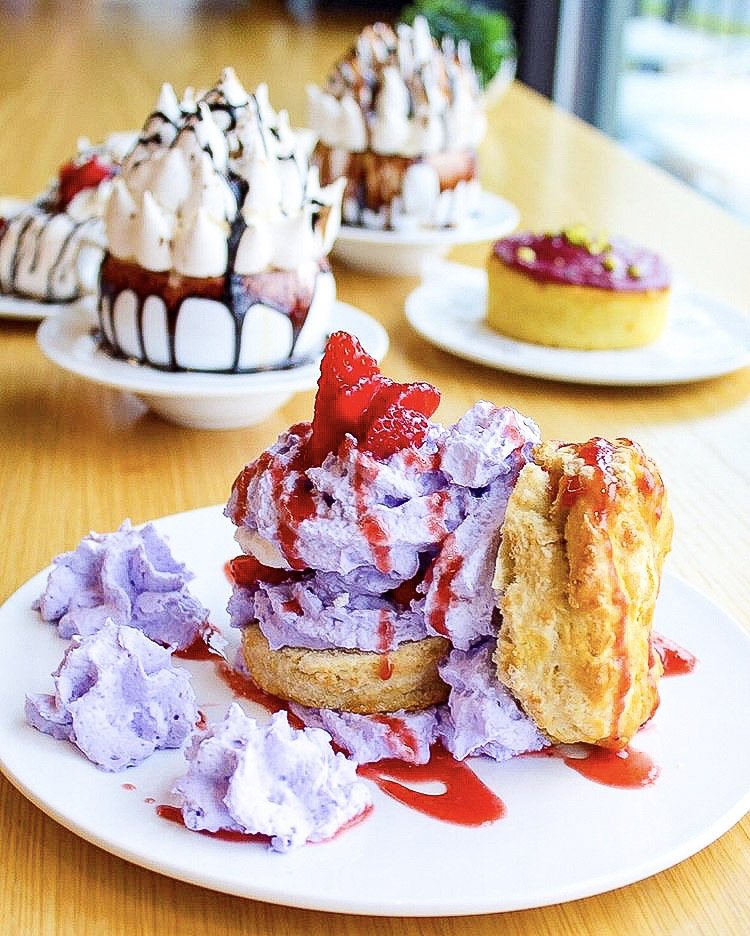 Happyly Fluff Meringues & More