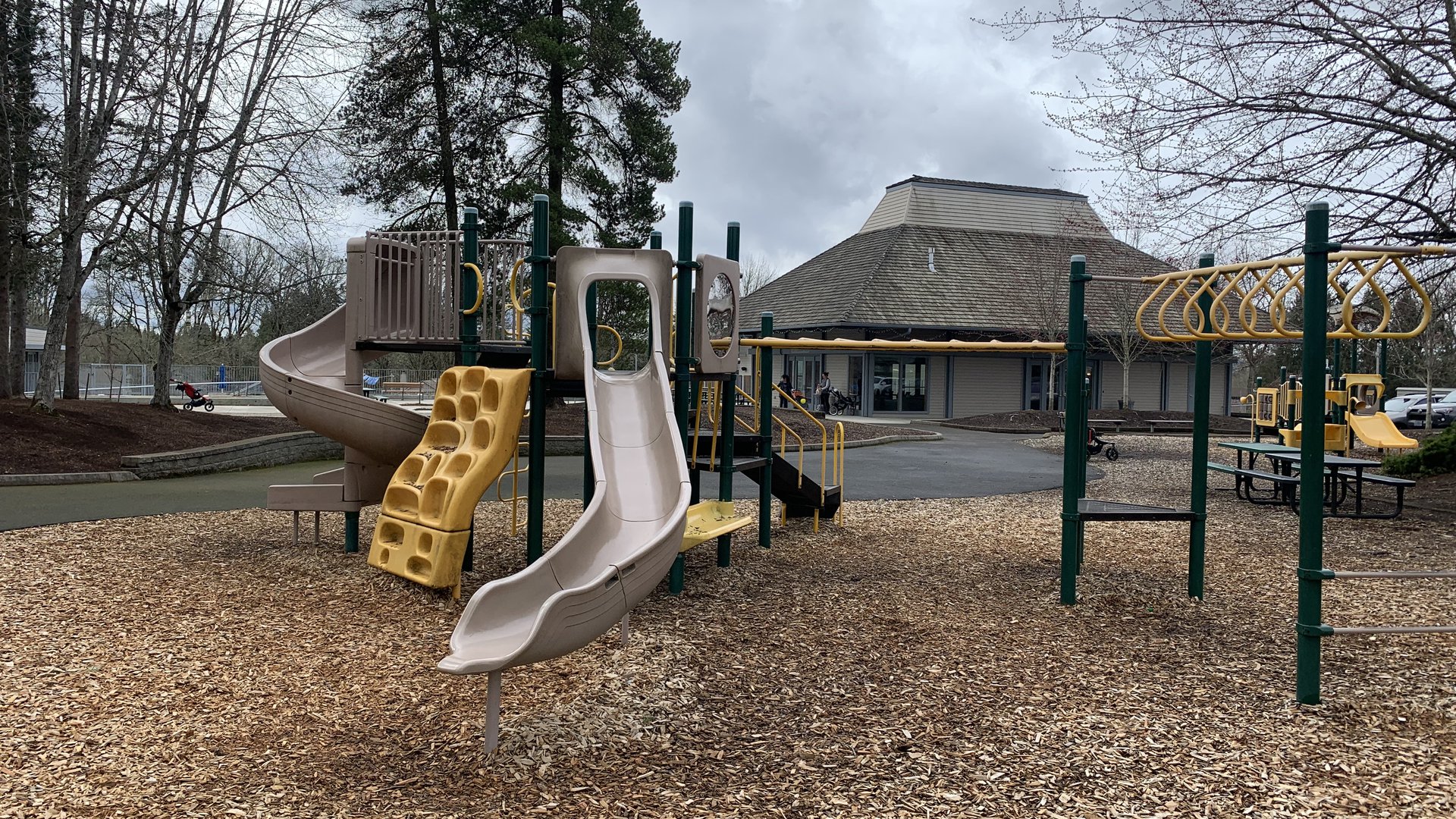 Happyly Oak Hills Recreation Center Park and Playground