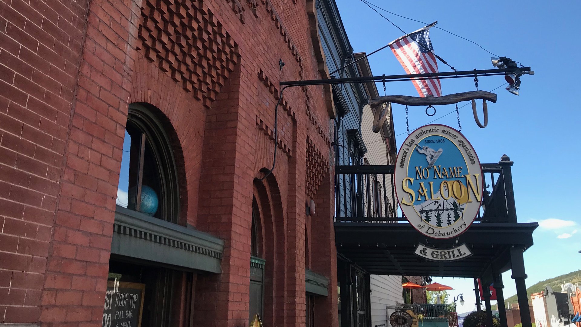 Happyly No Name Saloon and Grill