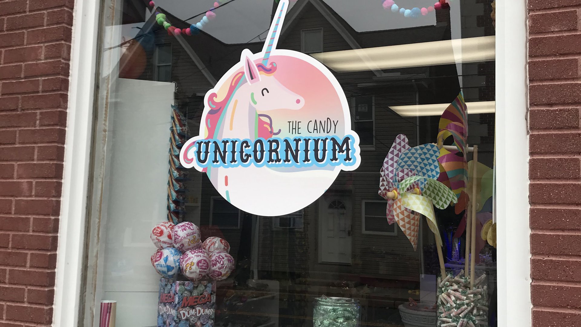 Happyly The Candy Unicornium