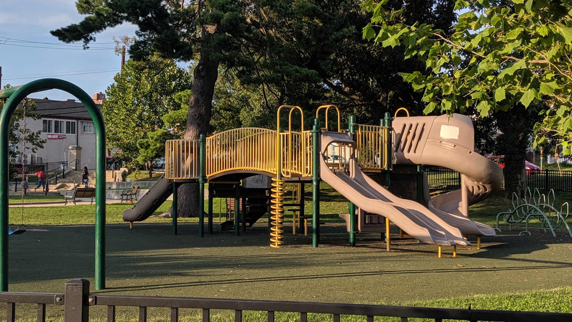 Happyly Roosevelt Park, Pool and Playground