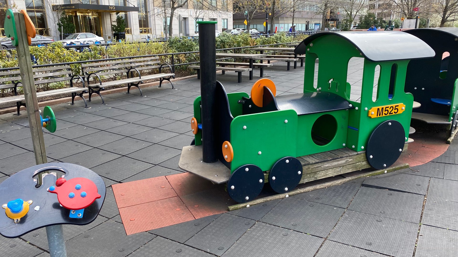 Happyly Little Engine Playground