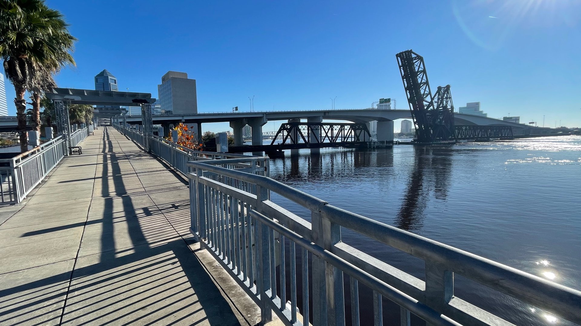 Happyly: Jacksonville Riverwalk