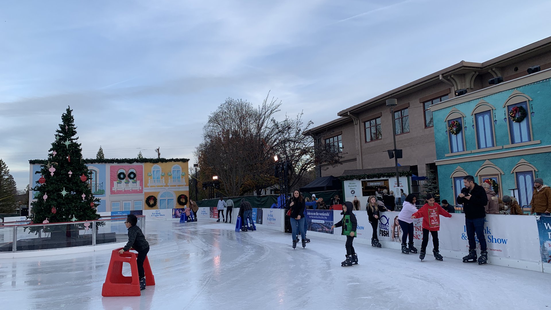 Happyly Roseville Bayside Ice Rink and Light Show