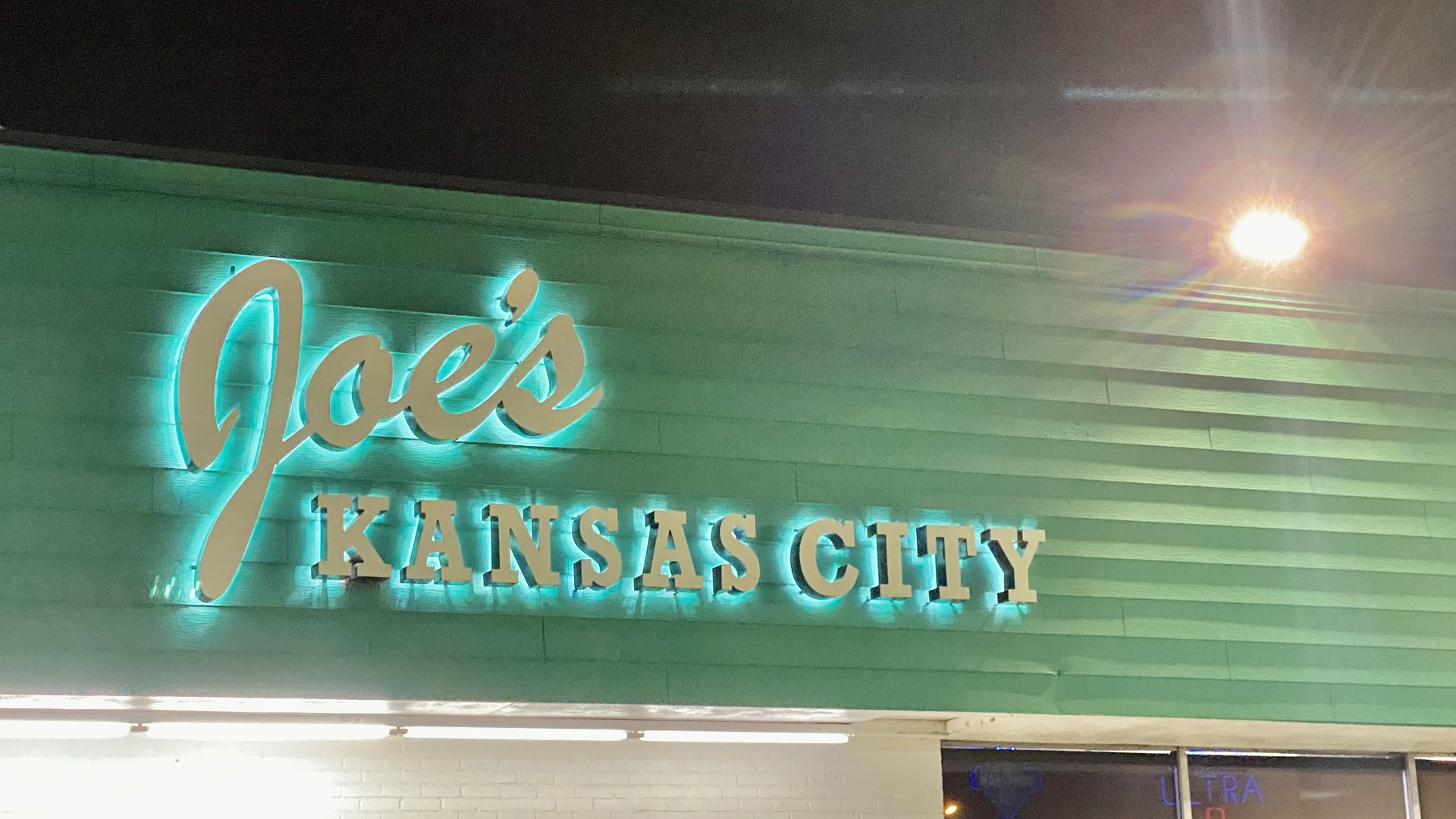 Happyly: Joe's Kansas City Bar-B-Que