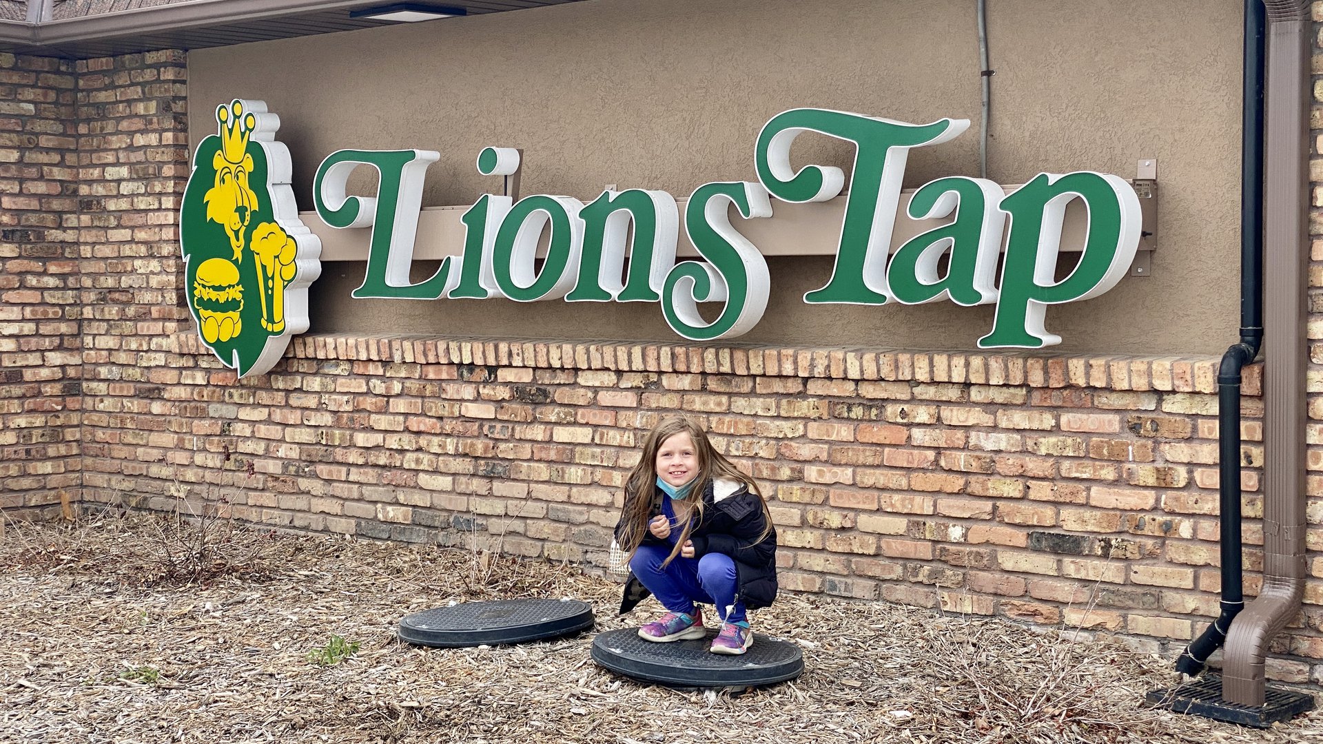 happyly-lions-tap-family-restaurant