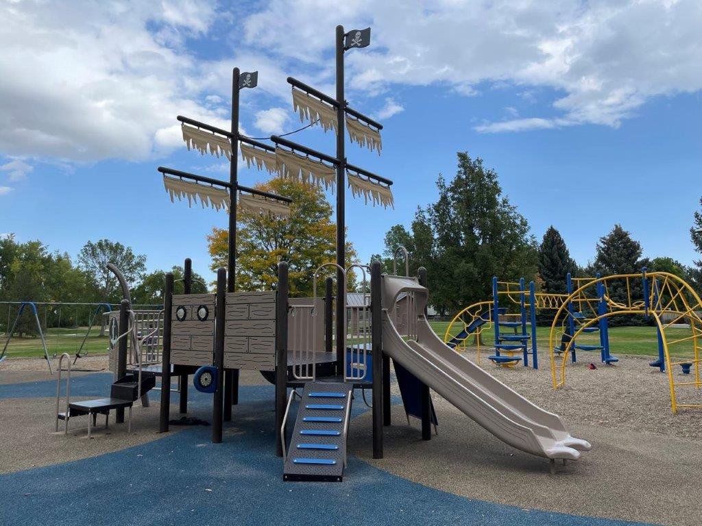 Happyly Dawson Park Playground and McIntosh Lake