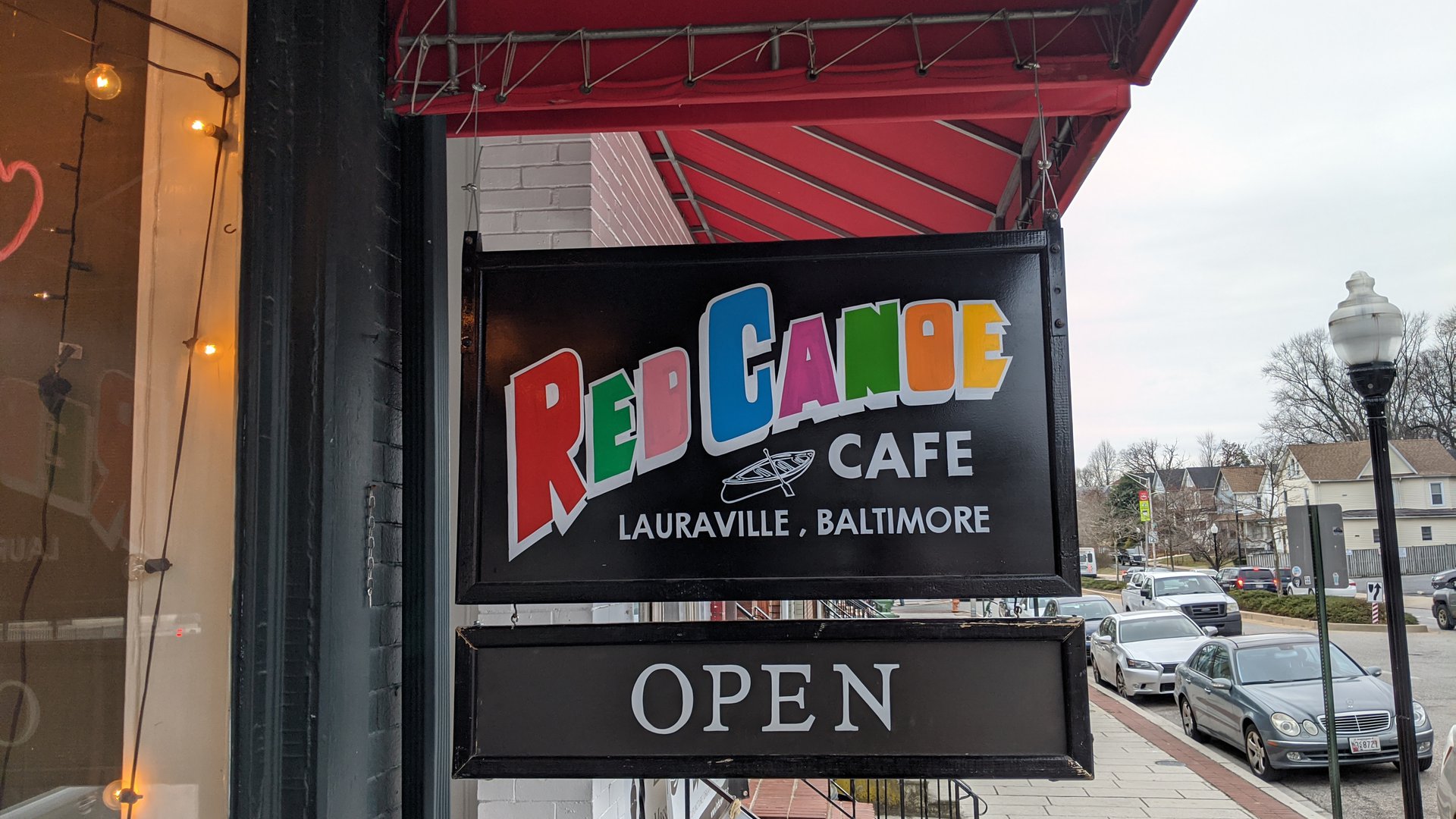 Happyly Red Canoe Cafe