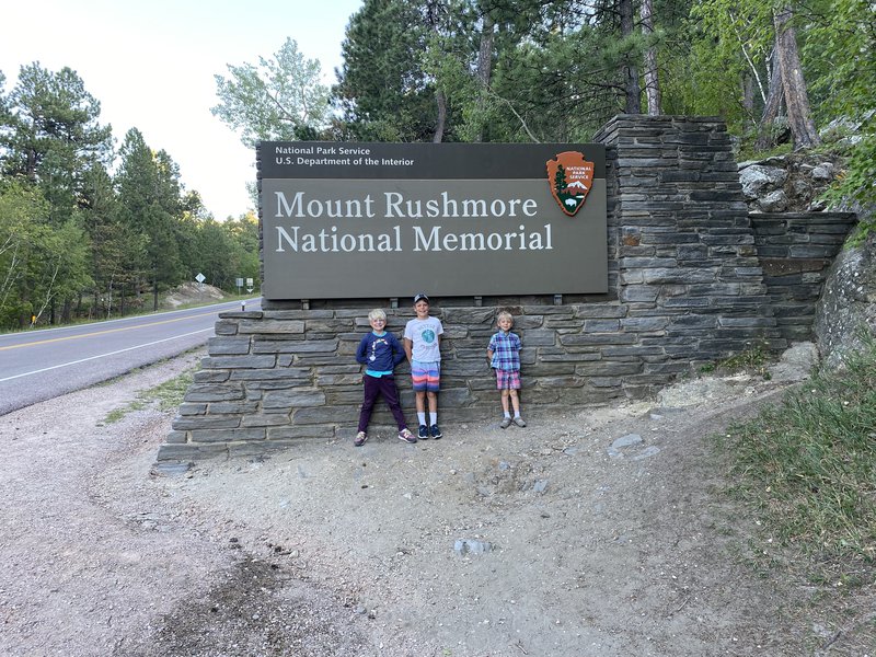 Mount Rushmore Sign .jpg